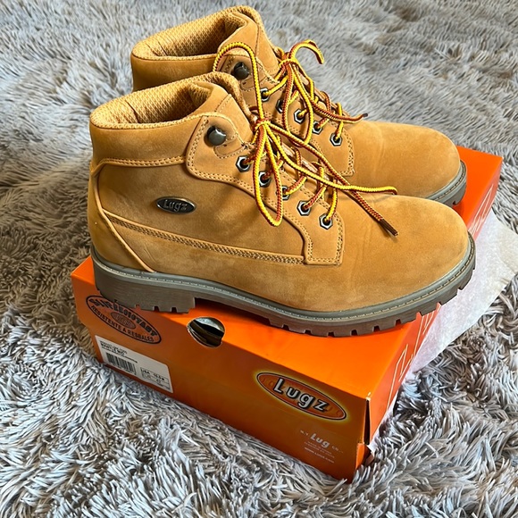 Lugz Shoes - NIB Lugz mantle mid boots in golden wheat/tan NEVER WORN! 🥾👢
